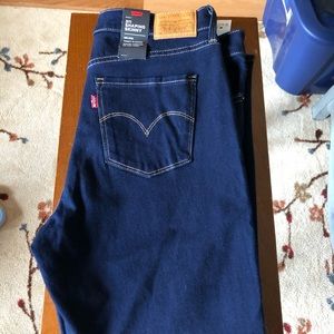 NWT Levi Jeans 31